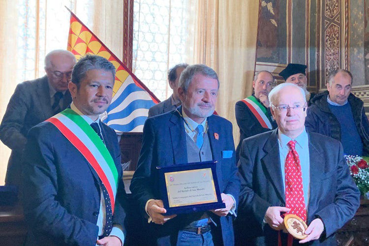 Il riconoscimento al nostro direttore Alberto Lupini (Il Tartufo Bianco di San Miniato ha sette nuovi ambasciatori)