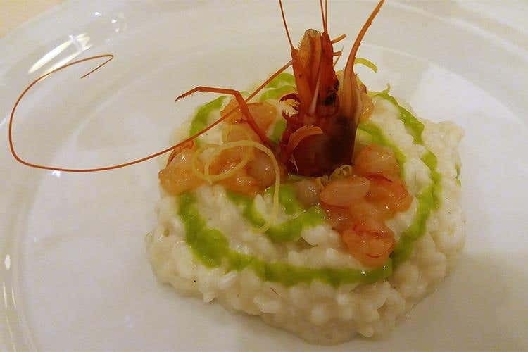Risotto Carnaroli al limone, crema di piselli allo zenzero e tartare di Gamberi rossi del Tirreno (Alessandro Paonessa, Mariva)