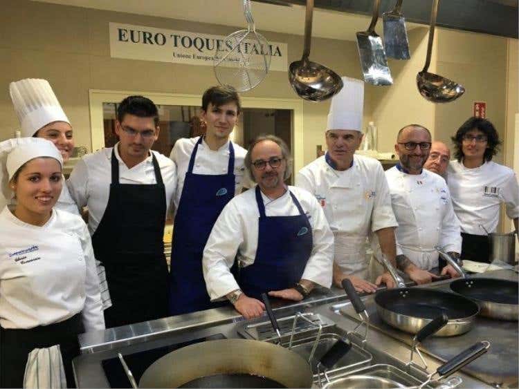 da sinistra: Gloria Camesasca, Stefania Barni, Jorge Sanchez, Paolo Griffa, Marco Sacco, Enrico Derflingher, Simone Ciccotti e Roberto Longa