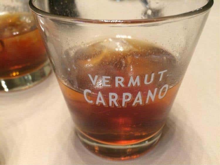Aperitivo Antica Formula con soda e bergamotto