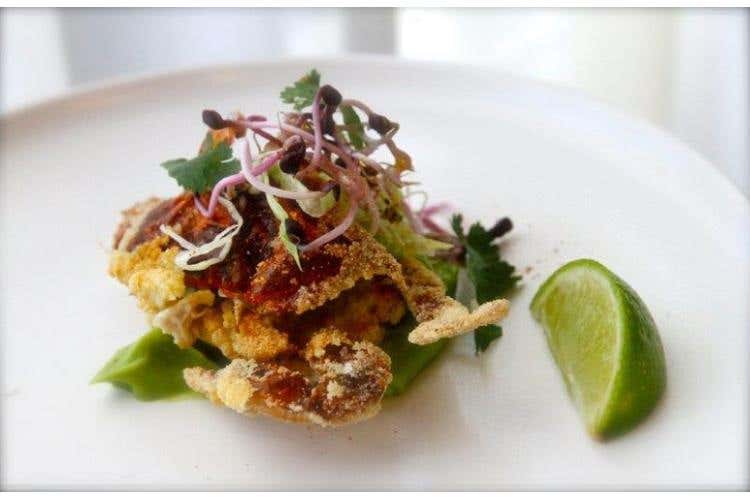 Granchio con avocado, yogurt e lime