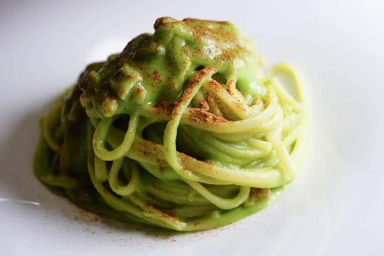 Linguine "pastificio Felicetti", broccoli, missoltino e bacche di cipresso