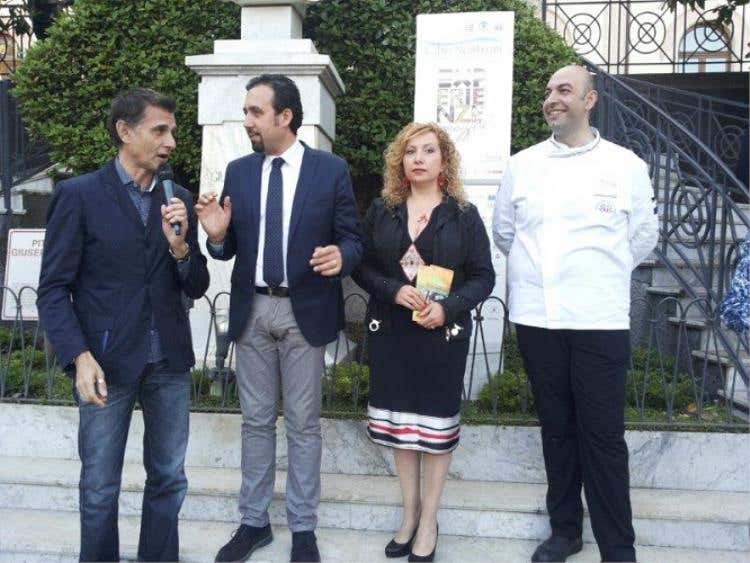 Alex Revelli Sorini (presentatore dell'evento), Giovanni Di Prima (vicesindaco e assessore al Turismo di Zafferana Etnea), Graziella Torrisi (vicepresidente del Consiglio di Zafferana Etnea), Seby Sorbello