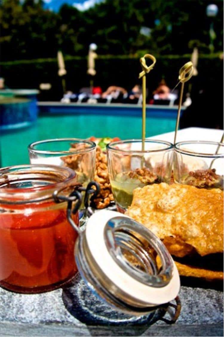 Aperitivo a bordo piscina