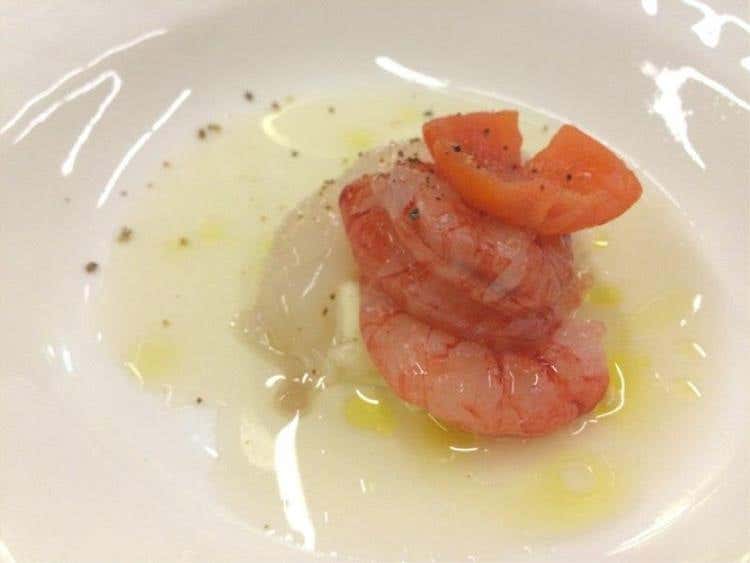 Zuppa Nuda e Cruda di Scampi e Gambero Rosso. Accompagnato da Vespero, Viogner Tenuta S.Agata Castagneto Carducci