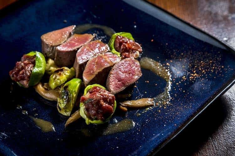 Tataki di Manzo con burro wasabi e funghi