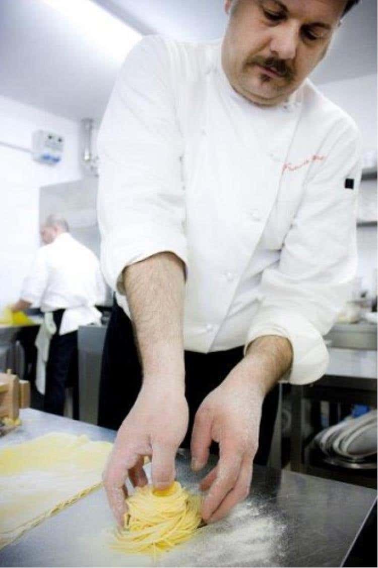 ALESSANDRO FILOMENA MENTRE PREPARA I PICI