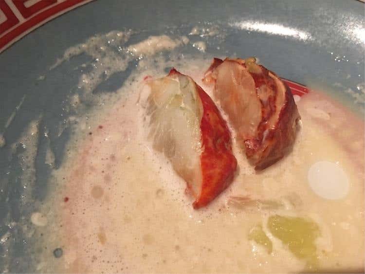 Astice, yogurt e noce di cocco (Domenique Crenn)