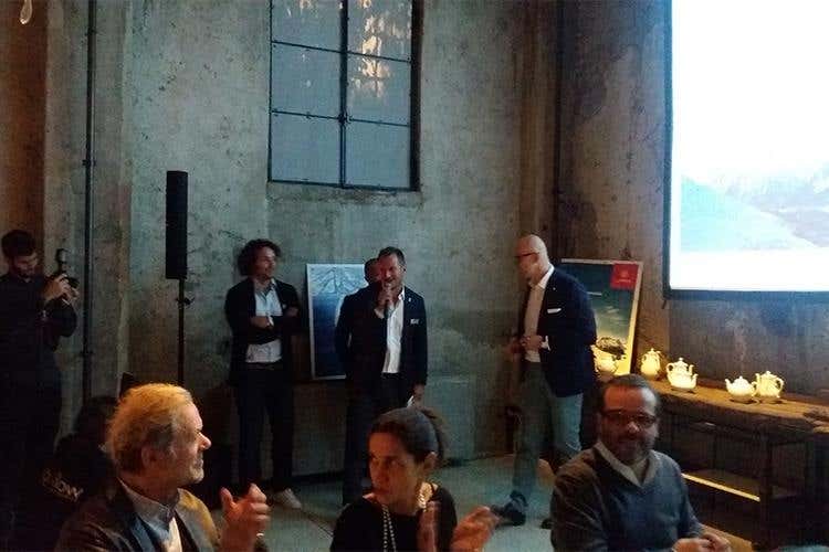 Massimo Bono al centro