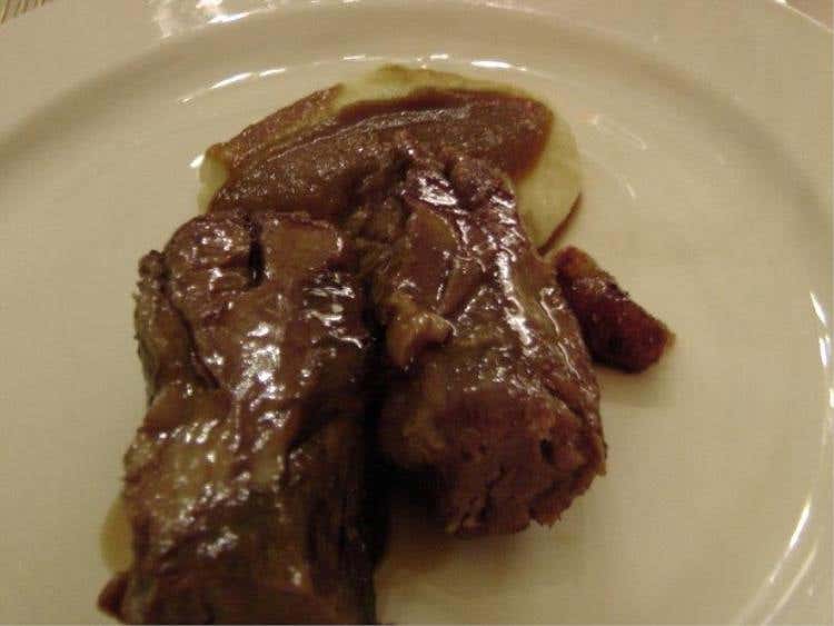 Guancia croccante con salsa delicata alla senape