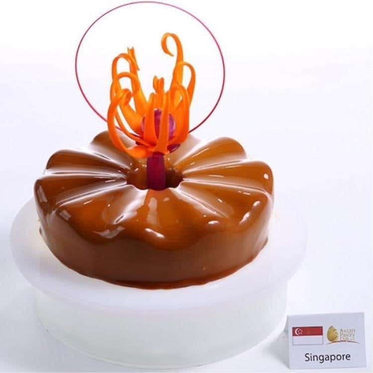 La torta al cioccolato della squadra di Singapore