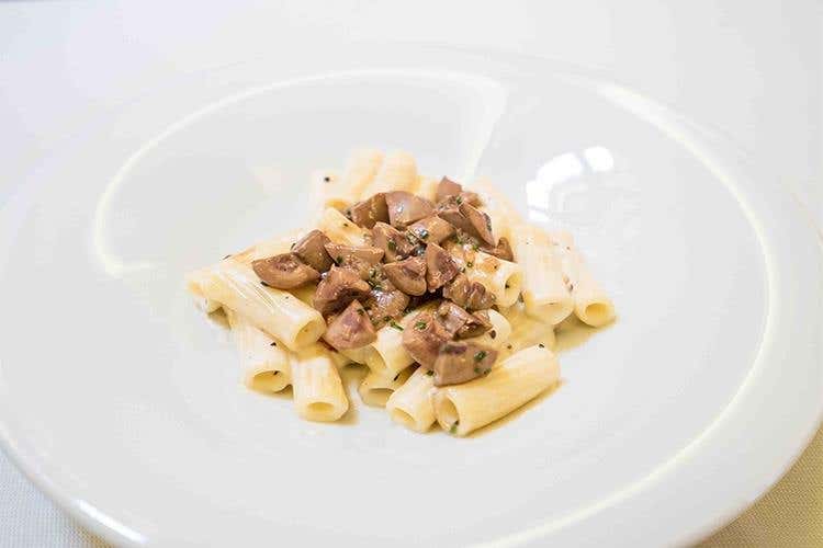 Maccheroni cacio, pepe e rognone di Agnello Gallese (Matteo Fronduti)