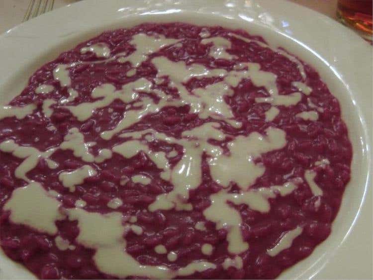 Risotto alle rape rosse e salsa gorgonzola