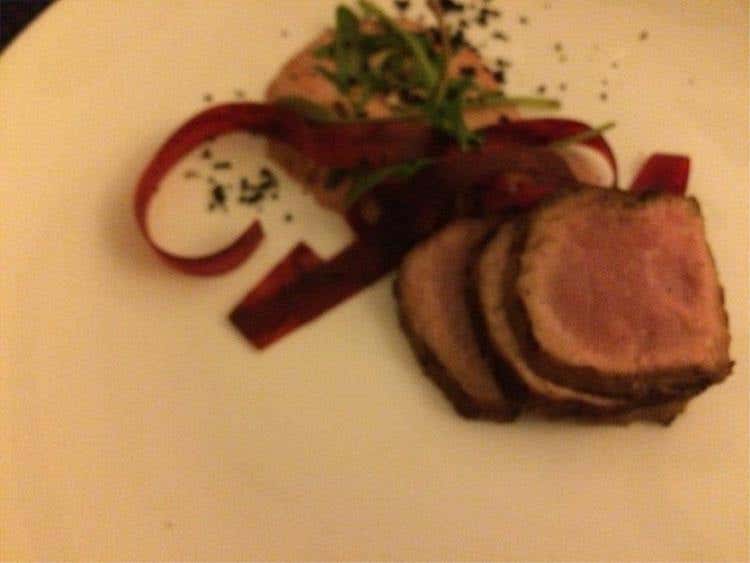 Vincent Florìzoone - Vitello tonnato fiammingo marinato in birra affumicato a la minute, insalata alla birra rossa