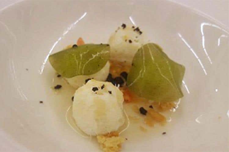 Baccalà confit alla vaniglia con salsa alle cime di rapa profumata al nocino e maionese di broccolo, con sfoglie di cavolo essiccate e germogli di cavolo (Donato Calvi)