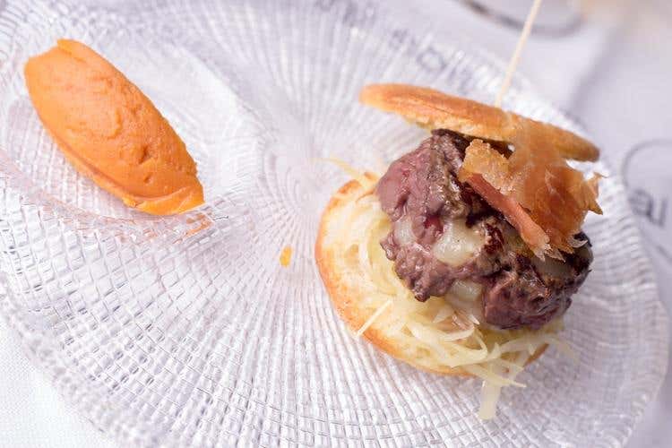 Pecorino tarese, Burger Davvero! patate al fumo