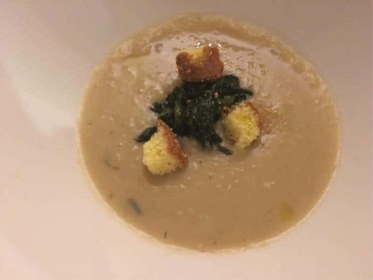 Zuppetta di fave bianche con Marasciuolo, cantucci al mosto d'olio extravergine d'oliva Marfuga