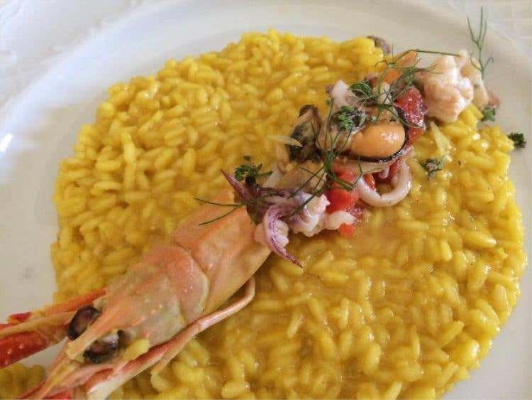 Risotto allo zafferano e frutti di mare, di Kentaro Torii
