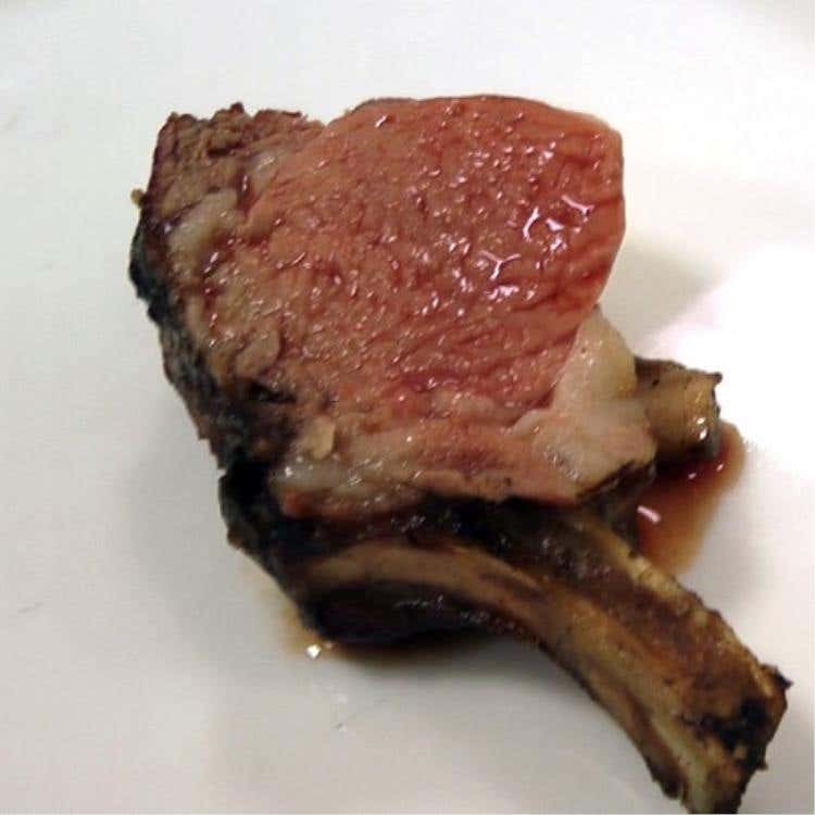 Carrè di agnello St George Eblex cucinato a legna