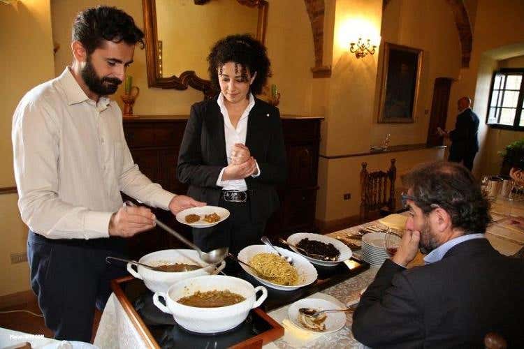 La giuria al lavoro