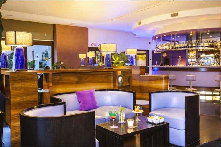 Bar Lounge