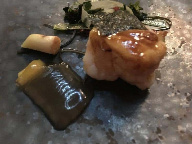 Coda di rospo, porro, limone e kombu