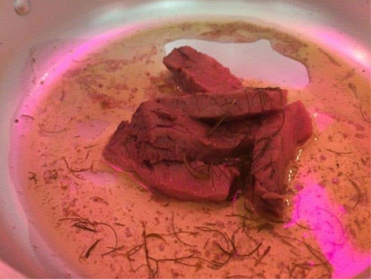 Tagliata di roast beef di vacca vecchia con olio alle erbe aromatiche - Matteo Scibilia - Osteria della Buona Condotta 