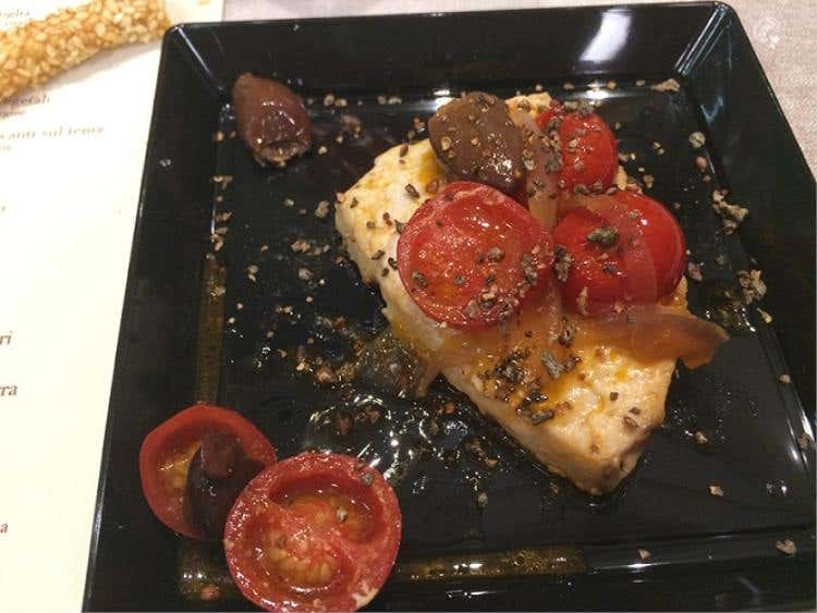 Spada al taglio e cucunci a pezzi - Domenico Tomasino e Luca Mango, Pescheria Spadari 