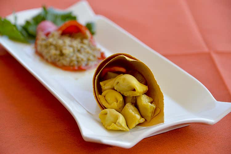 I piatti: il Plin croccante di trota e bagna cauda di Ornella Malorgio con Max Celeste 