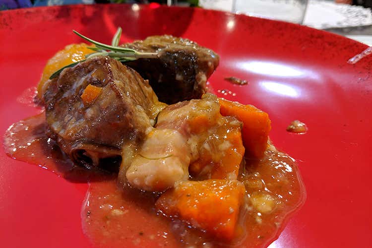 Stufato di agnello in pignata