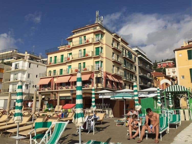 Hotel Flora