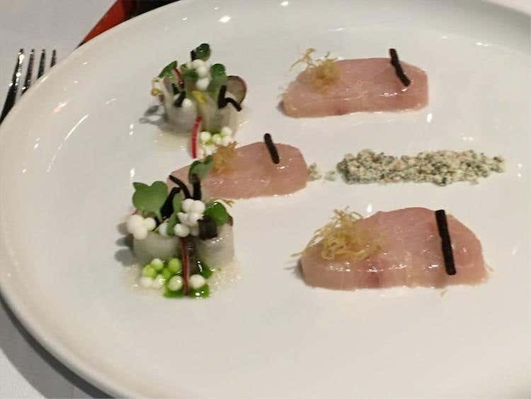 Japanese Hamachi, con daikon, bergamotto e hijiki