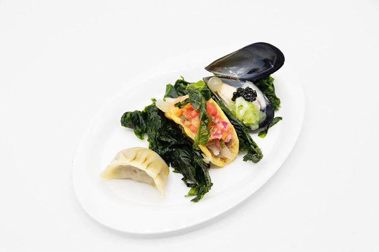Gyoza di maiale e alghe alle 5 spezie cinesi (Accademia Chef’s, allievi in cucina 
Un menu che fa il giro del mondo)