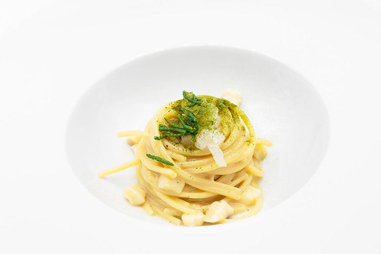 Pensando a uno spaghetto burro e parmigiano (Accademia Chef’s, allievi in cucina 
Un menu che fa il giro del mondo)