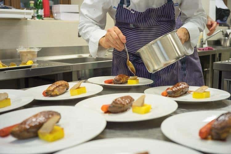 Anatra di Miroglio al leggero fumo di zucchero di canna e agrumi di Sicilia