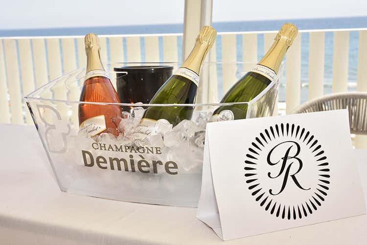 (Ad Alassio il mare si fa champagne 
Due giorni di brindisi e masterclass)