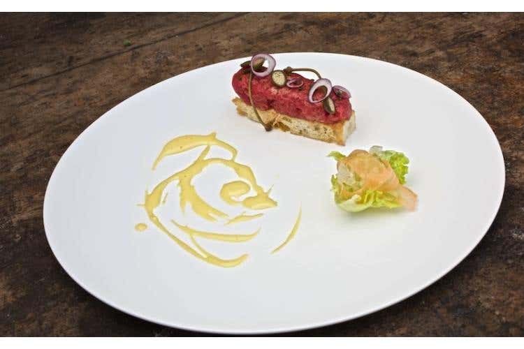 Battuta di manzetta con-salsa-tonnata (Foto: RedPanda Italia)