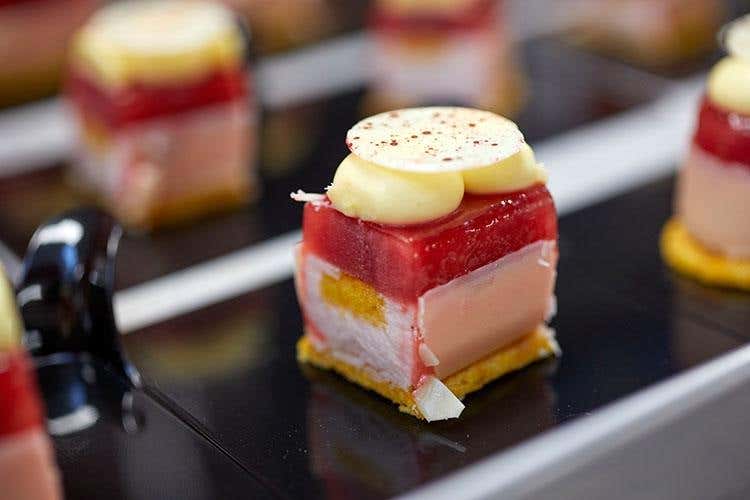 (Al 26° Simposio Tecnico AMPI 
tema cardine, l'innovazione in pasticceria)