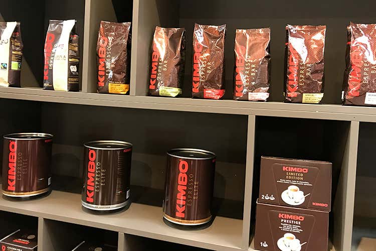 (Le tante anime di Kimbo 
Dall'espresso alla ristorazione)