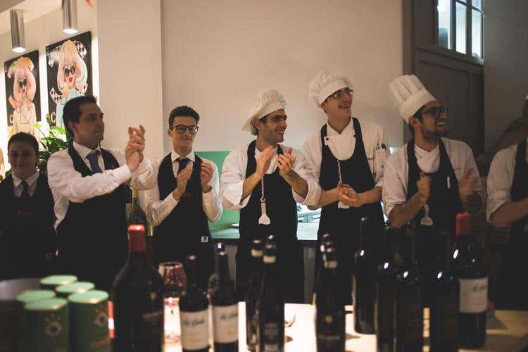 (Al Carroponte, come se foste a casa vostra 
In un locale ristorante, bistrot ed enoteca)