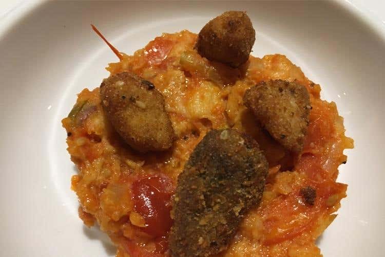Pappa al pomodoro con animelle dorate - Al Carroponte, omaggio in tavola ai vini toscani di Colle Massari