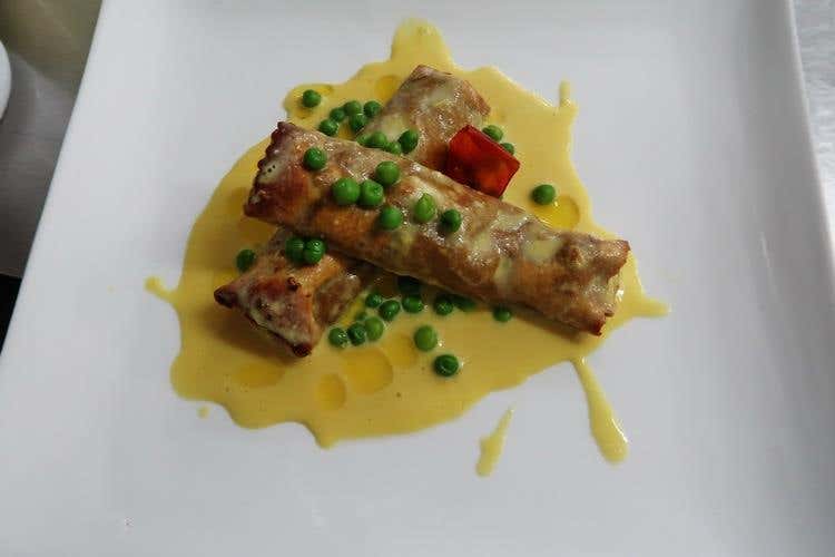 Cannelloni di Sicilia ripieni di falsomagro e verdure di stagione su vellutata di piacentino DOP(Al Fogher di Piazza Armerina 
Tappa siciliana d’obbligo)