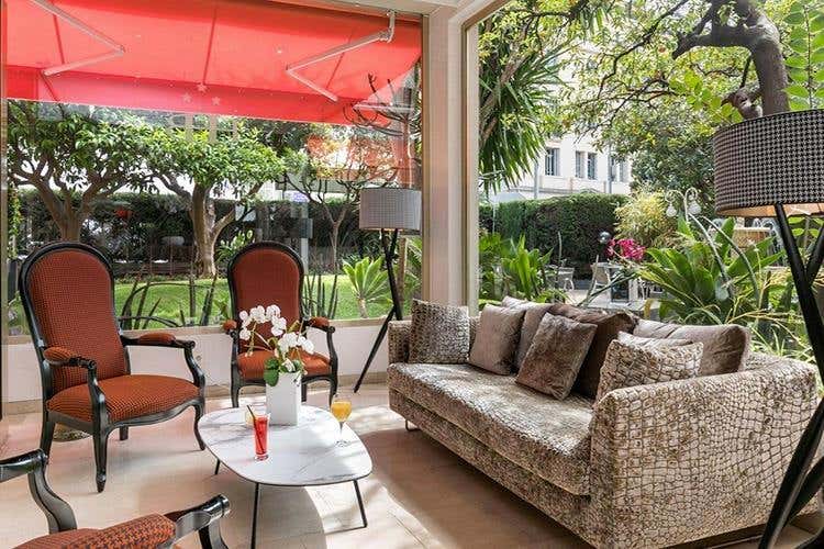 (Al Summer Hotel Brice Garden 
per i sette mesi estivi di Nizza)