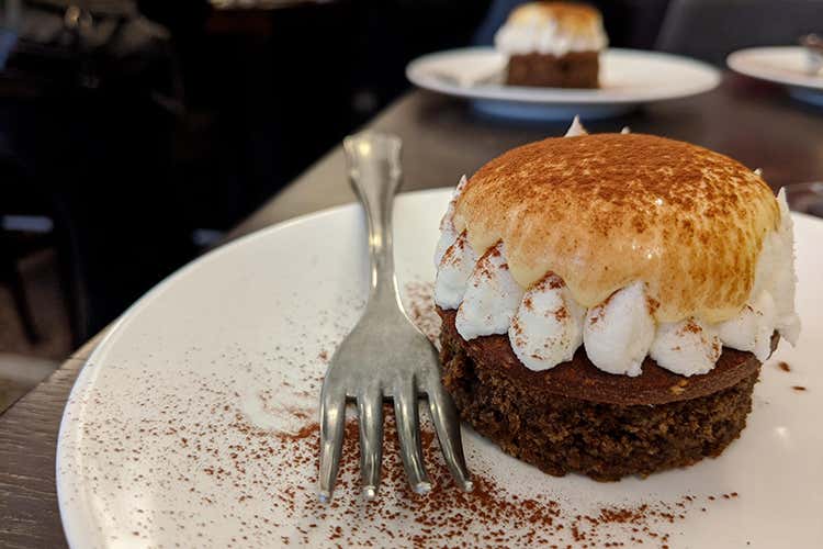 (Trentodoc brinda al Natale 
negli spazi de L'Alchimia a Milano)