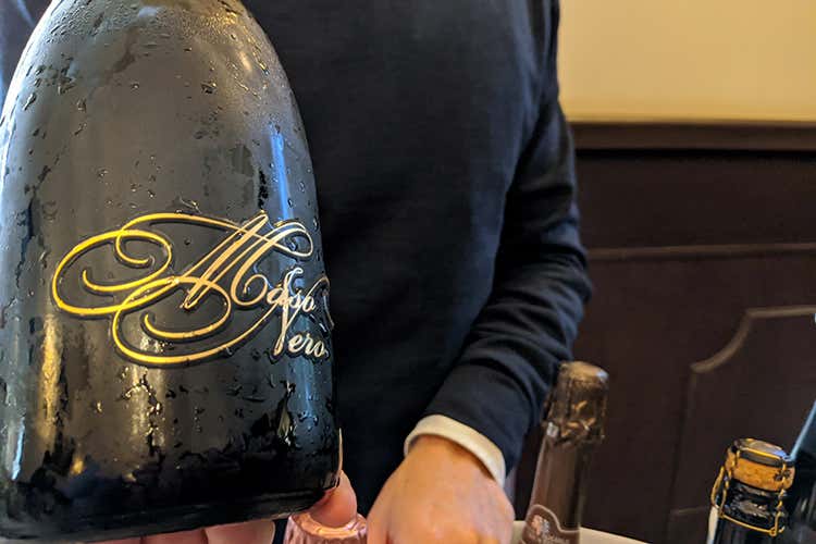 (Trentodoc brinda al Natale 
negli spazi de L'Alchimia a Milano)