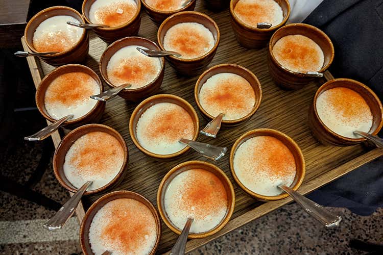 (Trentodoc brinda al Natale 
negli spazi de L'Alchimia a Milano)