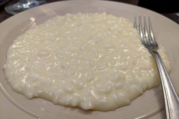 (Trentodoc brinda al Natale 
negli spazi de L'Alchimia a Milano)