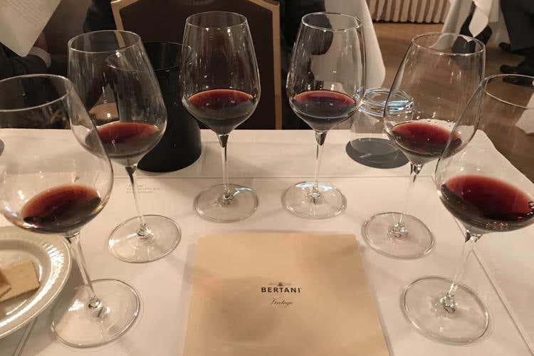 (Amarone Classico Bertani, 50 vendemmie 
e il ritorno dell'annata storica 1967)