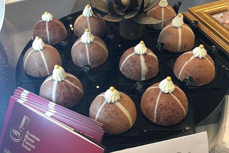 (AMPI in festa per i suoi 25 anni 
Santi Palazzolo è Pasticcere dell’anno)