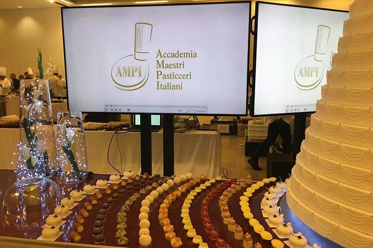 (AMPI in festa per i suoi 25 anni 
Santi Palazzolo è Pasticcere dell’anno)